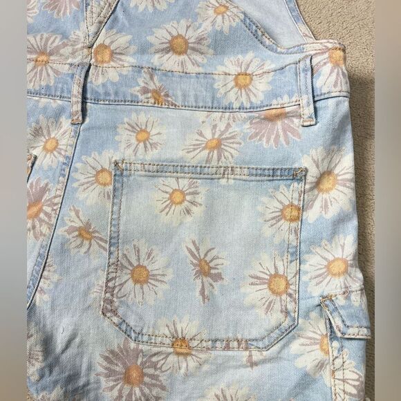 No boundaries women’s Jean Overalls with daisy pattern - Picture 9 of 10